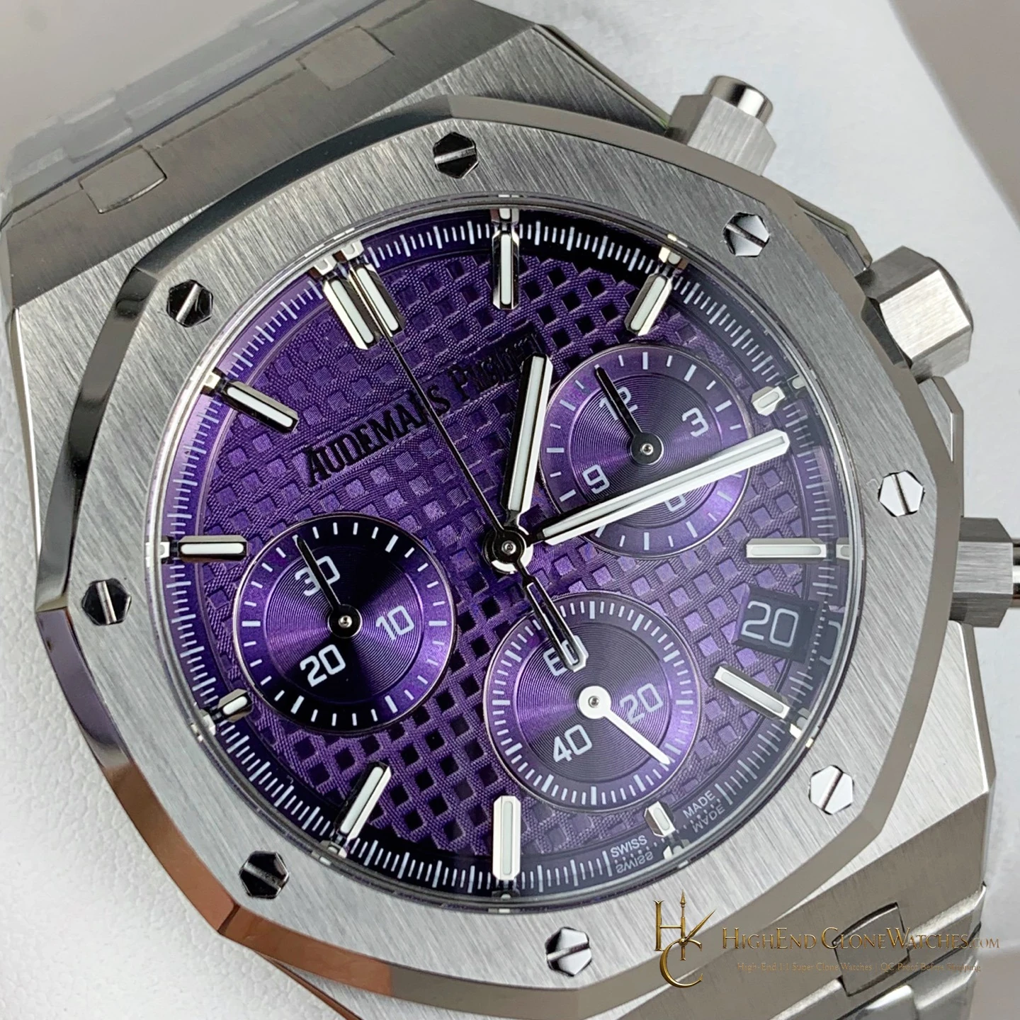 Audemars Piguet Purple Dial 26240 Royal Oak Selfwinding Chronograph super clone watch dial detail