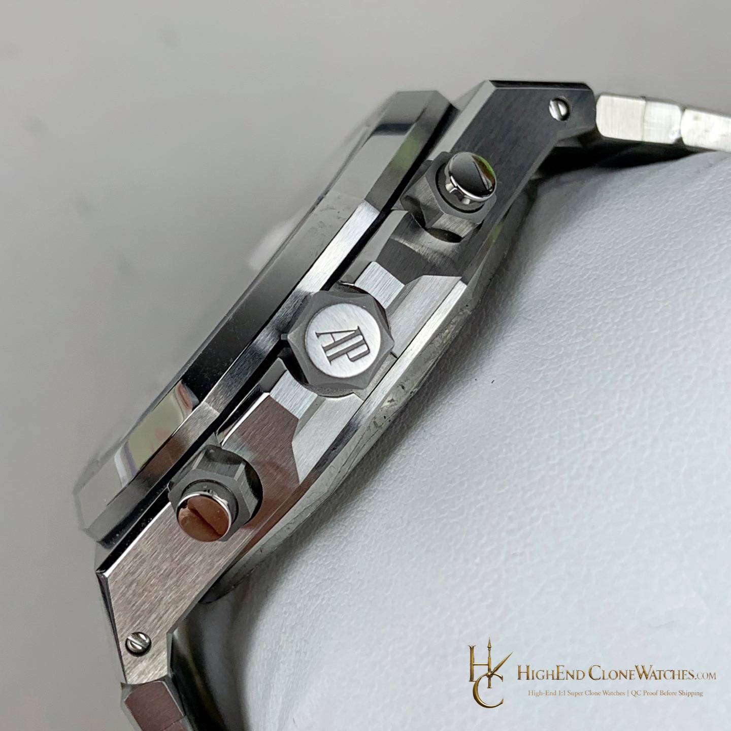 Audemars Piguet Purple Dial 26240 Royal Oak Selfwinding Chronograph super clone watch clasp detail