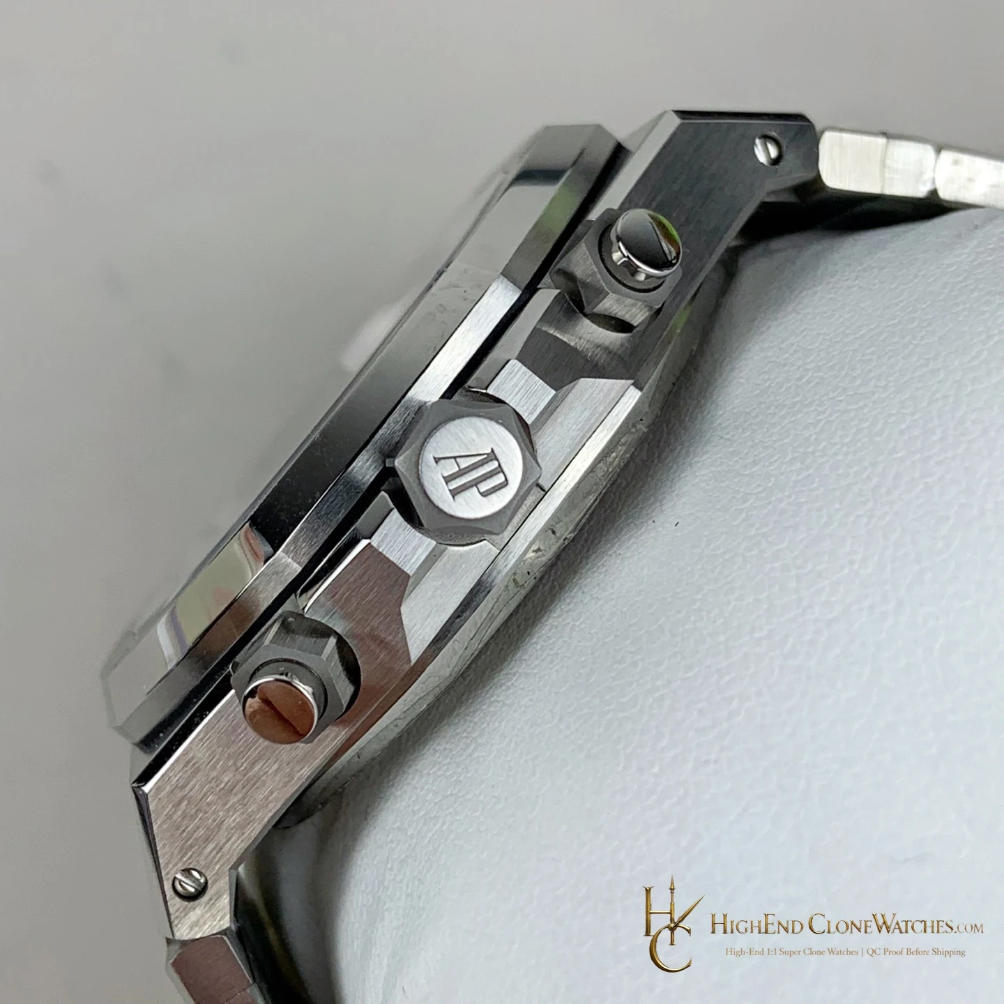 Audemars Piguet Purple Dial 26240 Royal Oak Selfwinding Chronograph super clone watch clasp detail