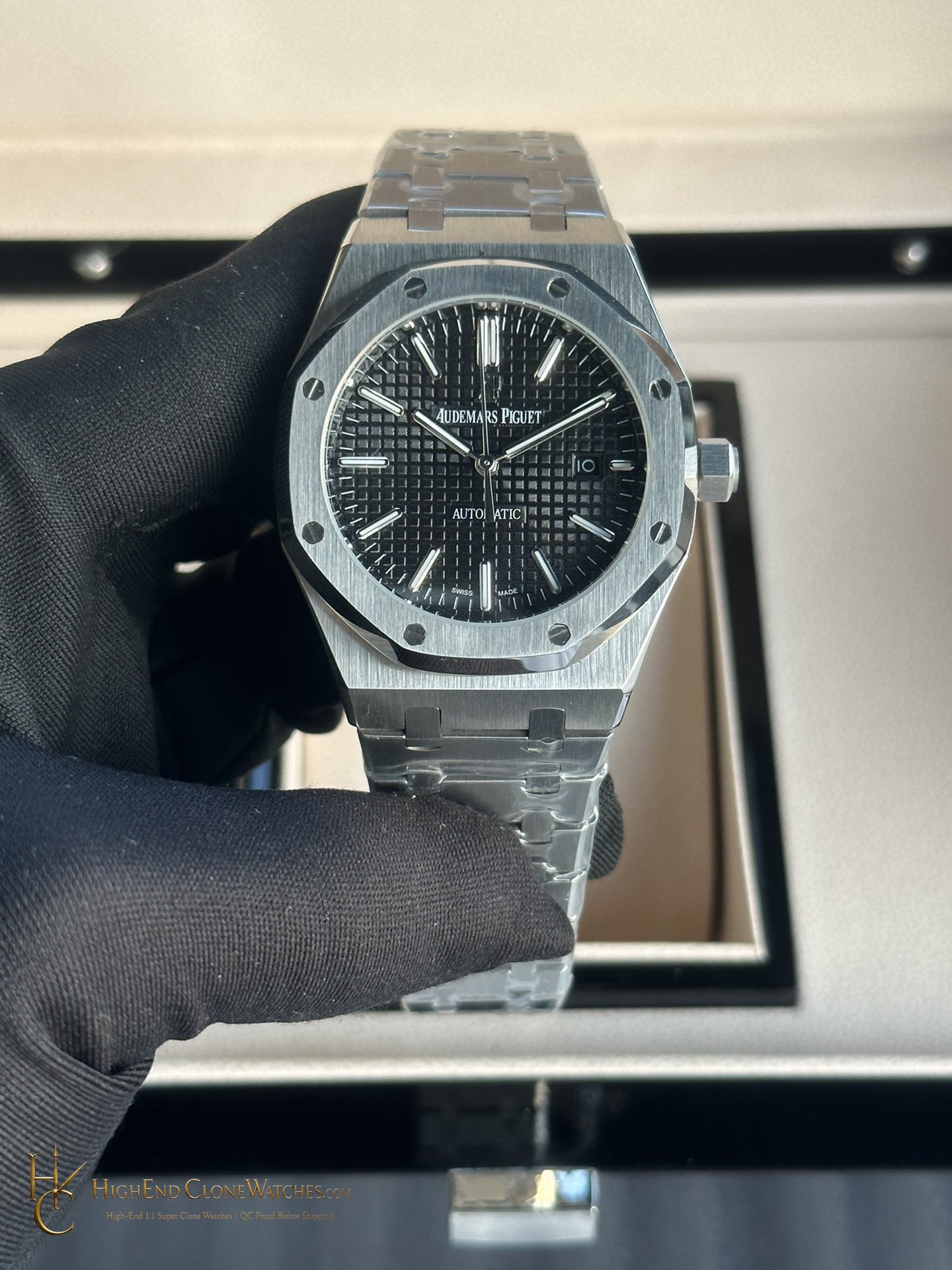 Audemars Piguet Royal Oak 15400 Black Dial super clone watch dial detail