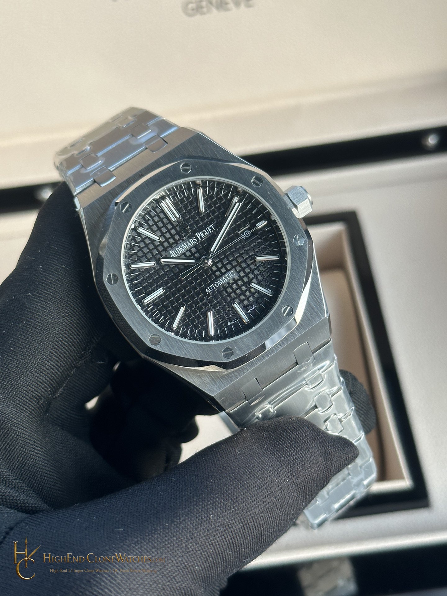 Audemars Piguet Royal Oak 15400 Black Dial super clone watch bezel detail