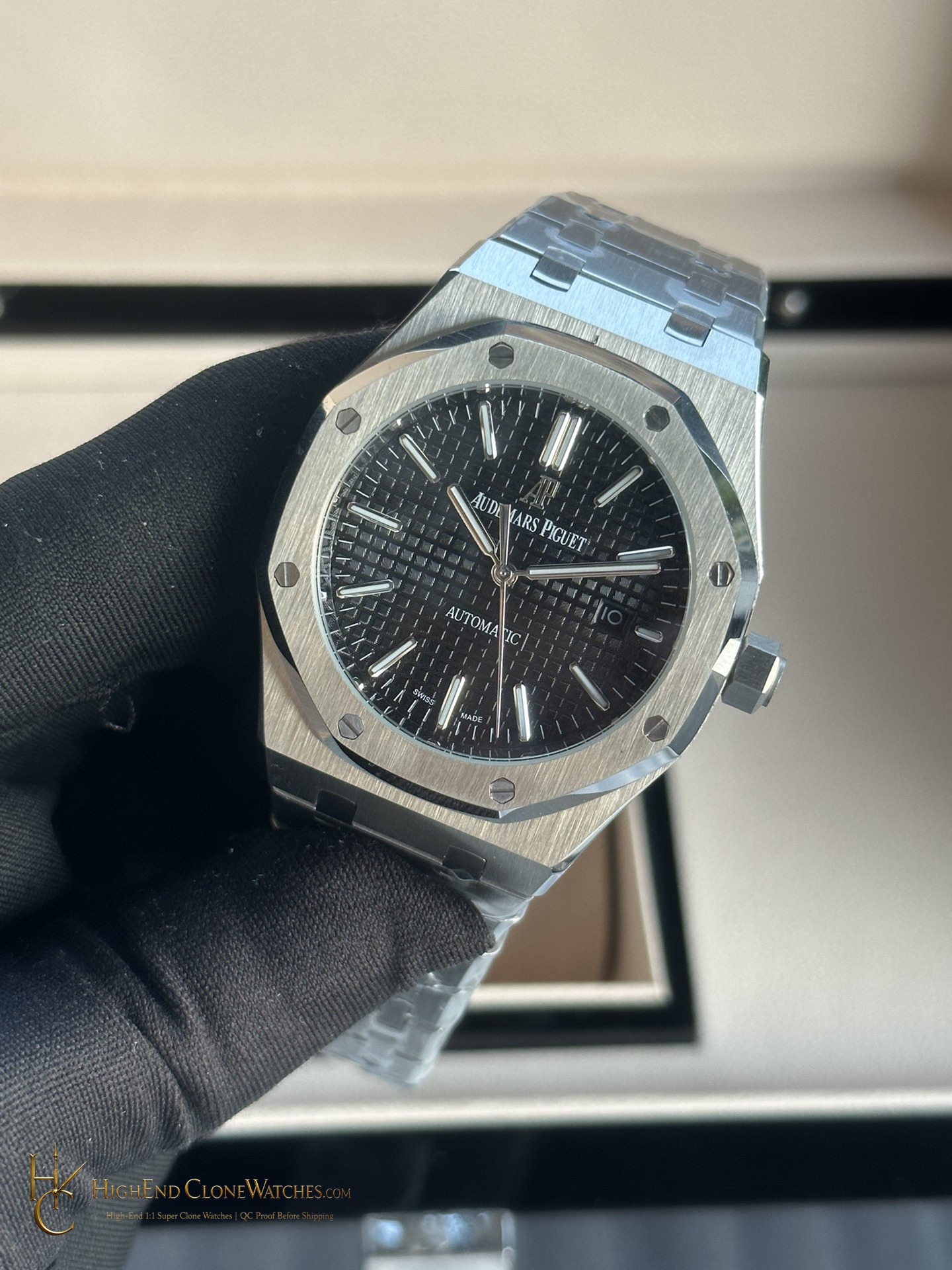 Audemars Piguet Royal Oak 15400 Black Dial super clone watch bracelet or strap fit