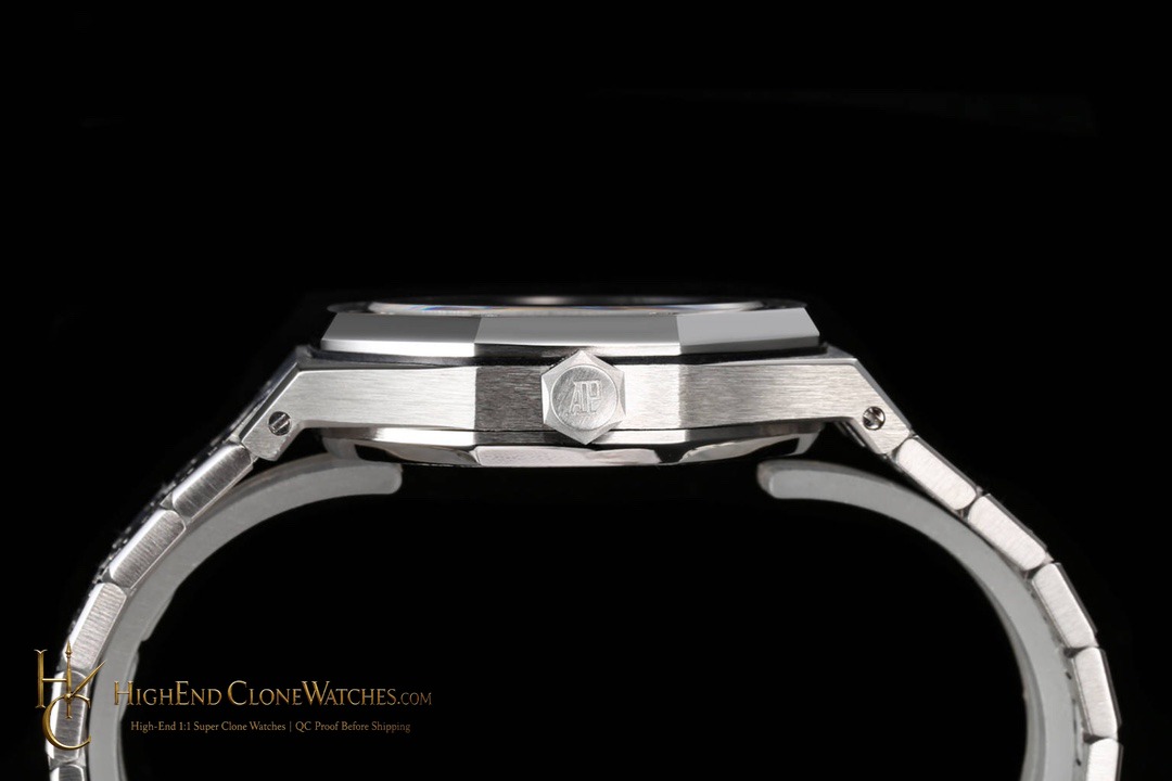 Audemars Piguet Royal Oak 15400 Grey Dial super clone watch clasp detail