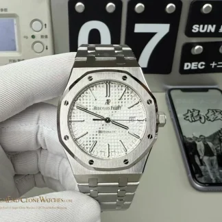 Audemars Piguet Royal Oak 15400 White Dial super clone watch front view