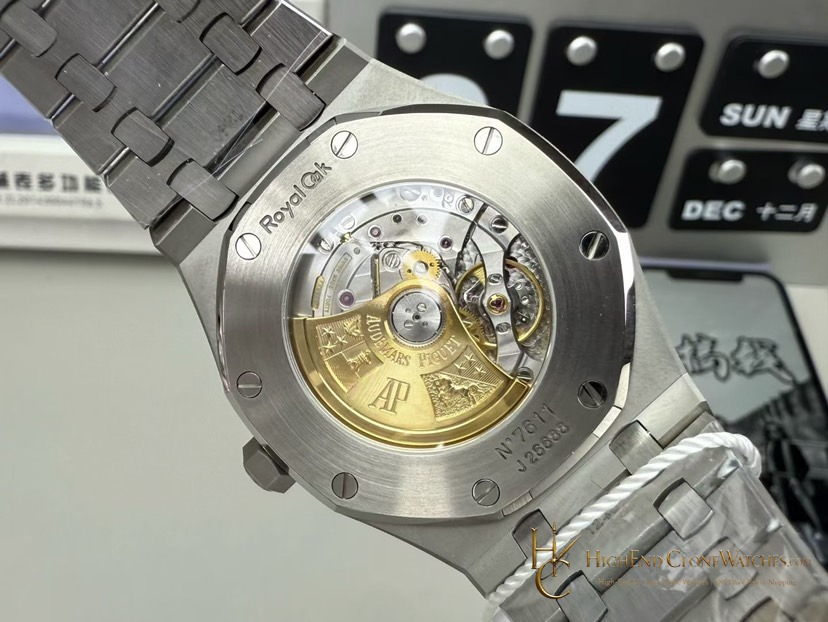 Audemars Piguet Royal Oak 15400 White Dial super clone watch bracelet or strap fit