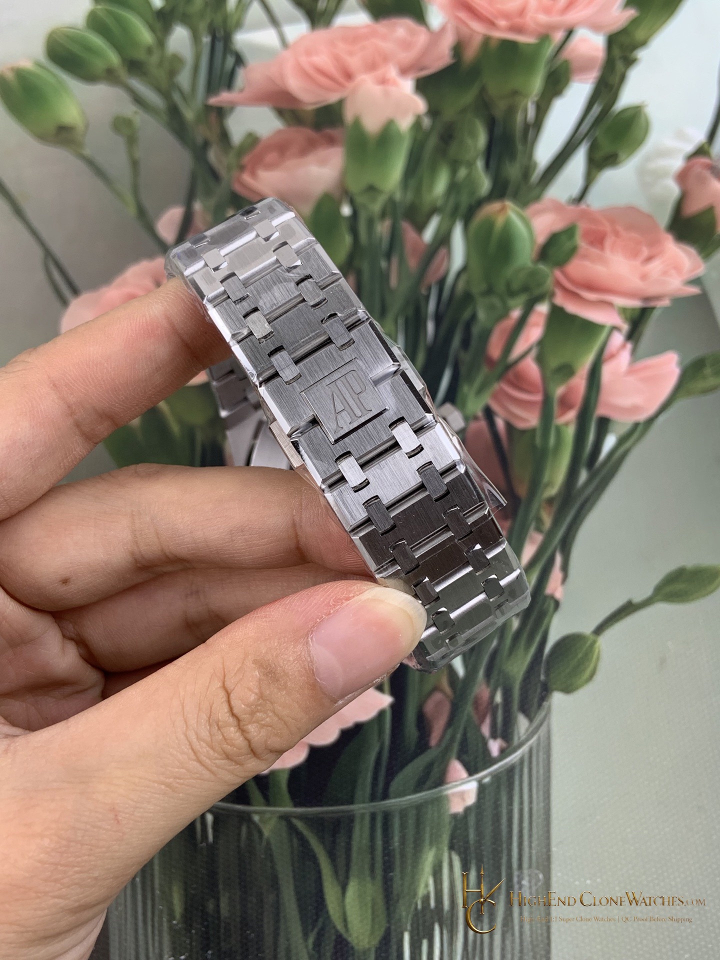Audemars Piguet Royal Oak 15407 Skeleton Dial super clone watch caseback detail