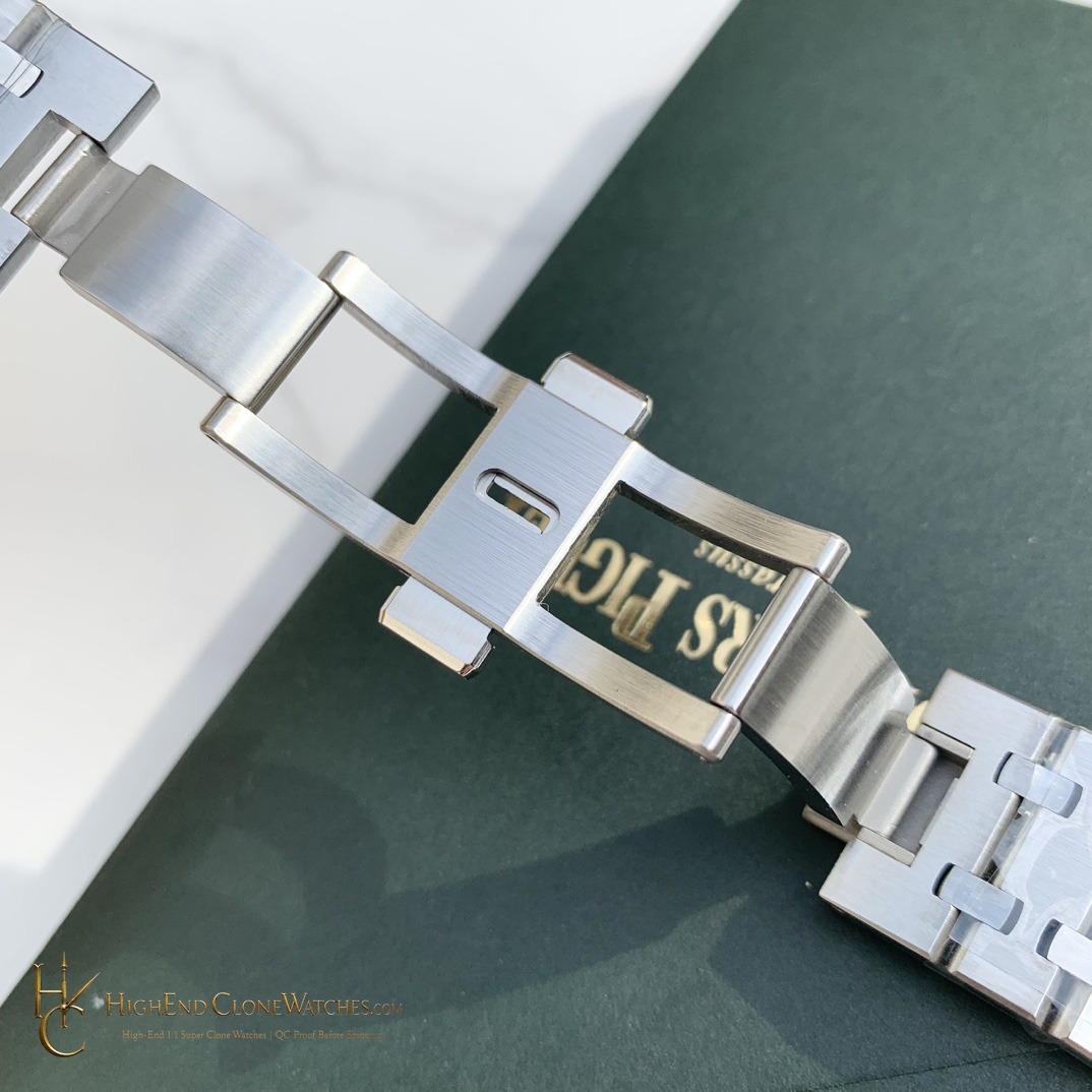 Audemars Piguet Royal Oak 15450 Blue Dial 37mm super clone watch caseback detail