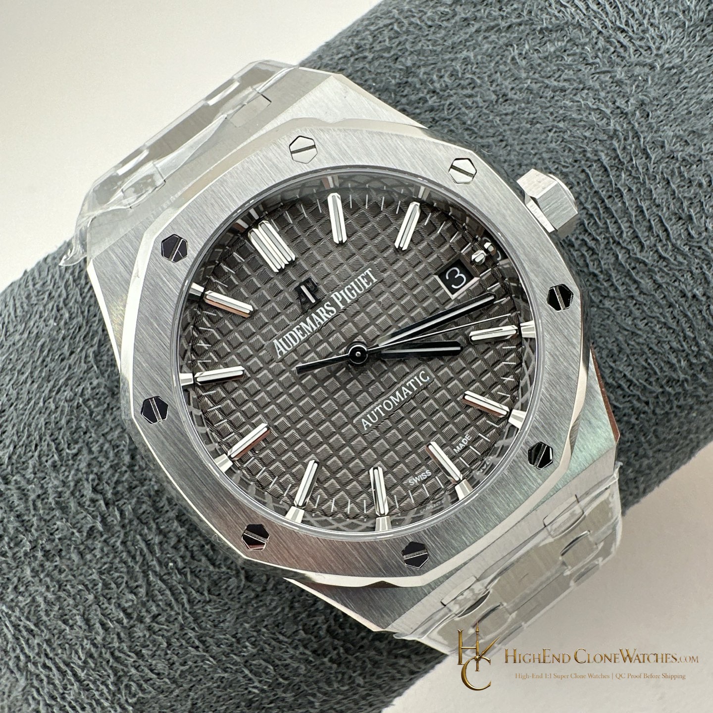 Audemars Piguet Royal Oak 15450 Grey Dial 37mm super clone watch dial detail