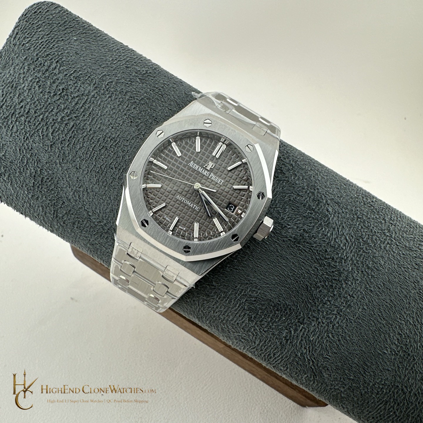 Audemars Piguet Royal Oak 15450 Grey Dial 37mm super clone watch bracelet or strap fit