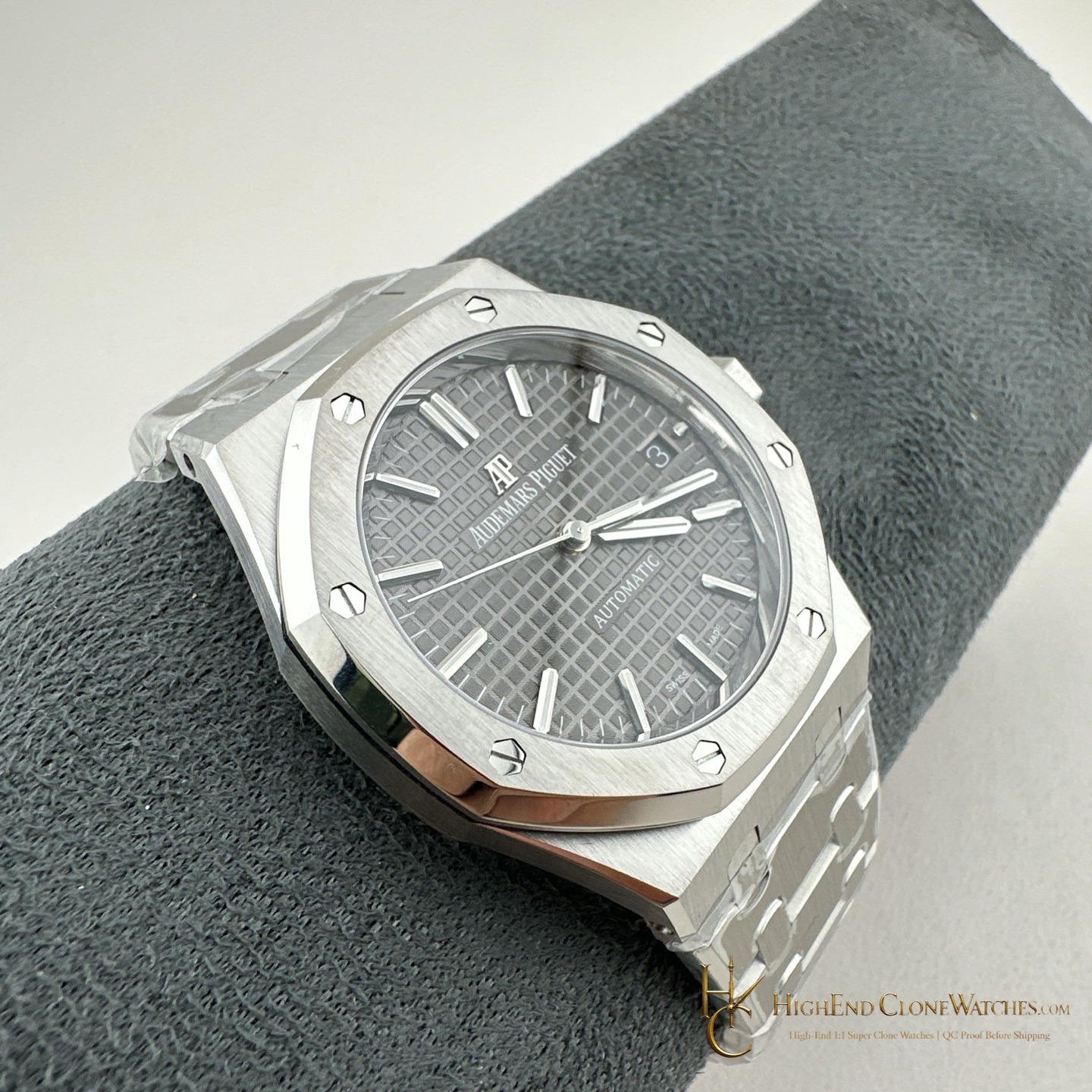 Audemars Piguet Royal Oak 15450 Grey Dial 37mm super clone watch clasp detail