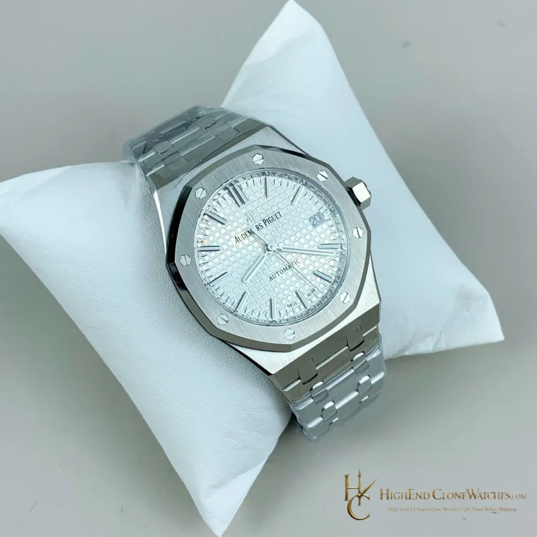 Audemars Piguet Royal Oak 15450 White Dial 37mm super clone watch dial detail