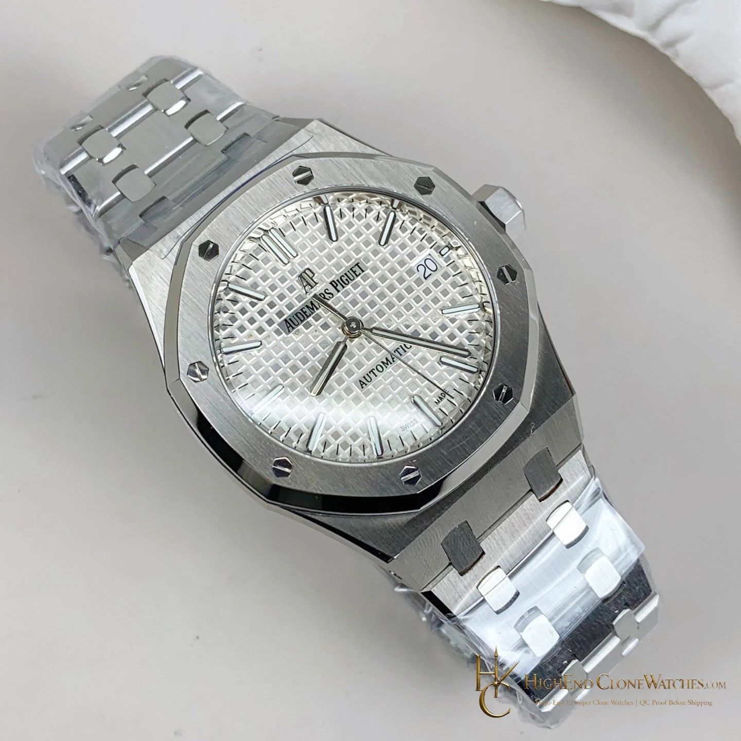 Audemars Piguet Royal Oak 15450 White Dial 37mm super clone watch side case profile