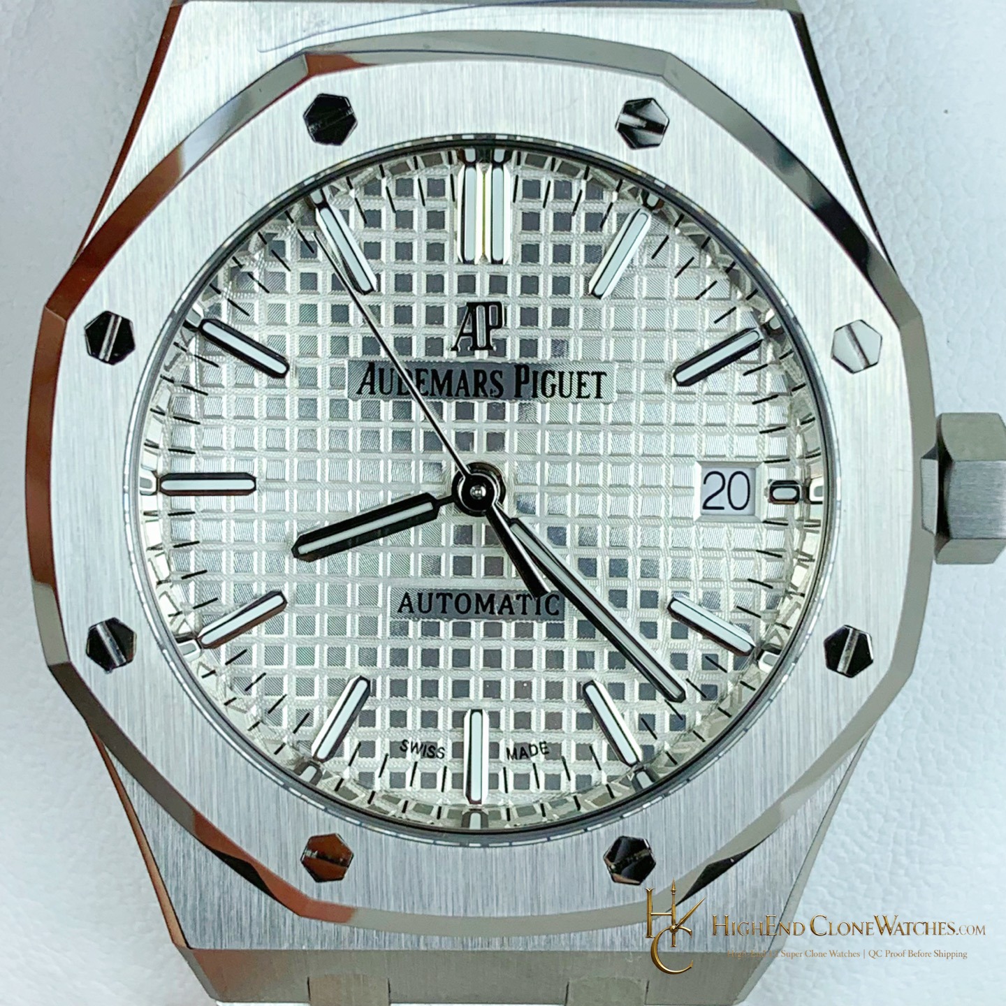 Audemars Piguet Royal Oak 15450 White Dial 37mm super clone watch bracelet or strap fit