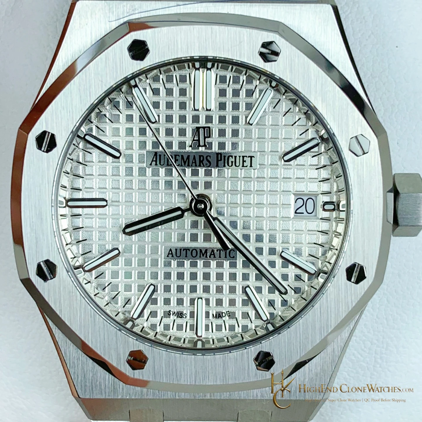 Audemars Piguet Royal Oak 15450 White Dial 37mm super clone watch bracelet or strap fit