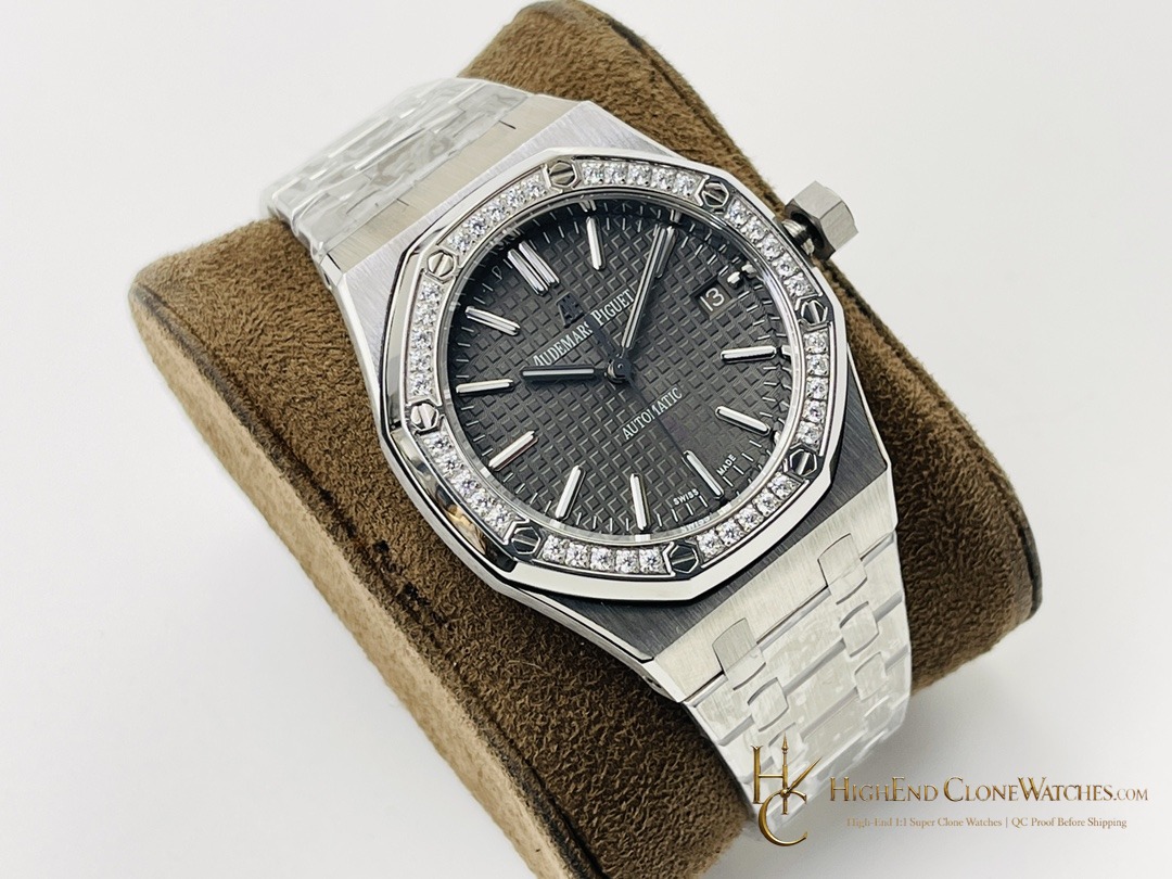 Audemars Piguet Royal Oak 15451ST Black Dial 37mm super clone watch dial detail