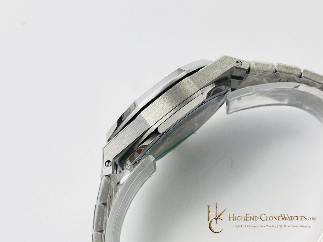 Audemars Piguet Royal Oak 15451ST Black Dial 37mm super clone watch clasp detail