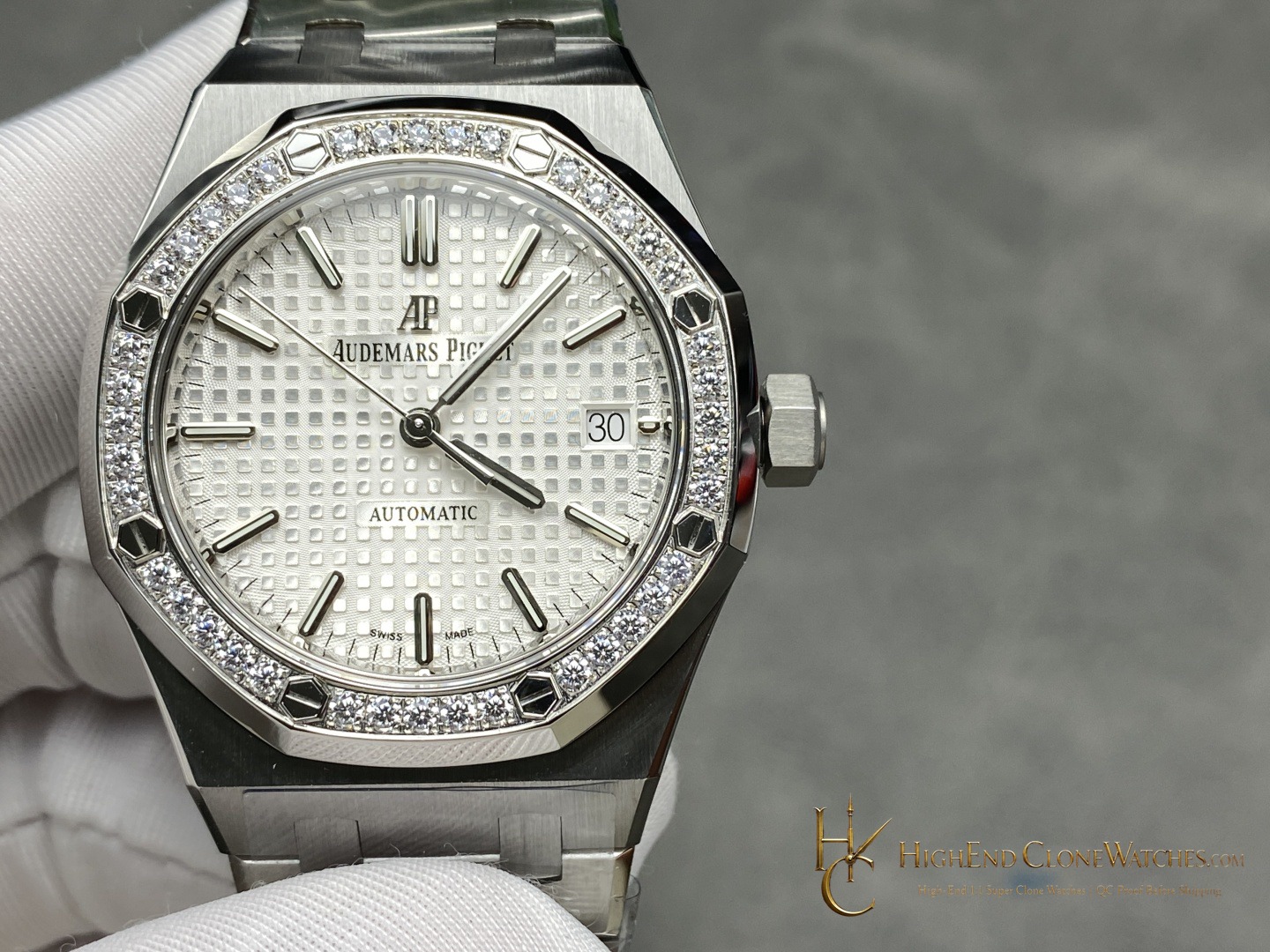 Audemars Piguet Royal Oak 15453 White Dial 37mm super clone watch front view