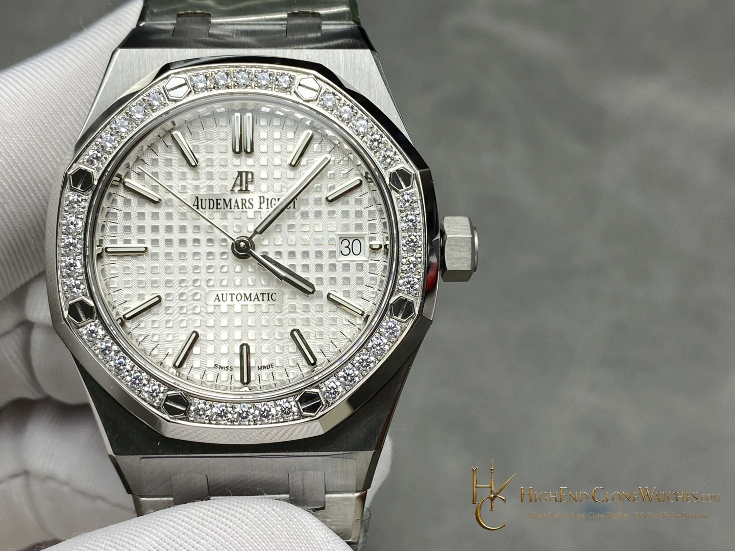Audemars Piguet Royal Oak 15453 White Dial 37mm super clone watch front view