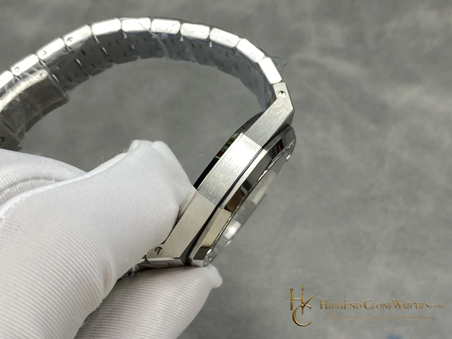 Audemars Piguet Royal Oak 15453 White Dial 37mm super clone watch bracelet or strap fit
