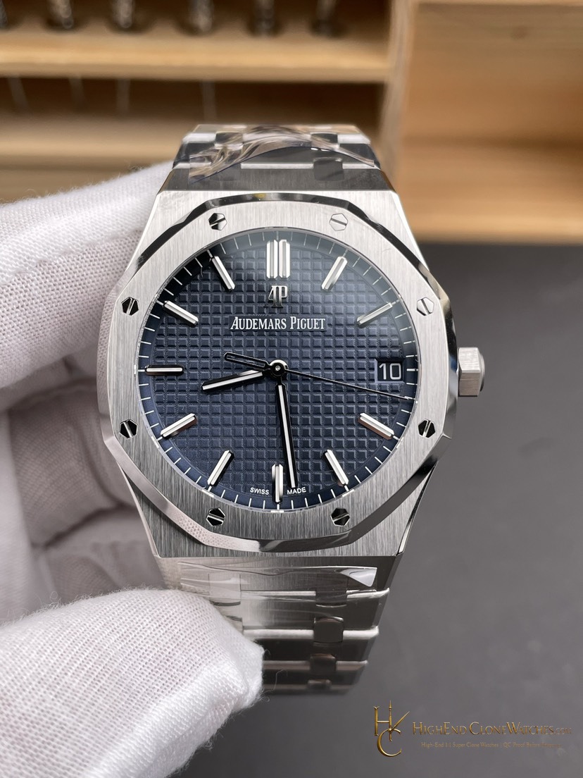 Audemars Piguet Royal Oak 15500 Blue Dial super clone watch bezel detail