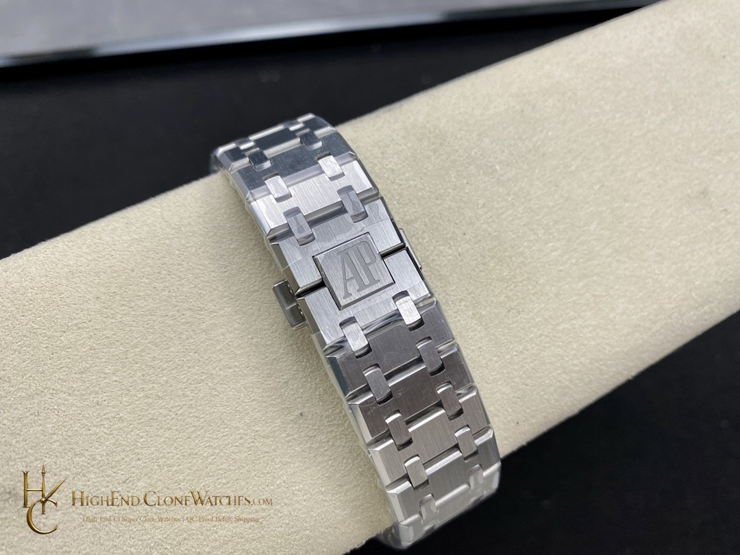 Audemars Piguet Royal Oak 15510 Black Dial 41mm Selfwinding super clone watch angled view