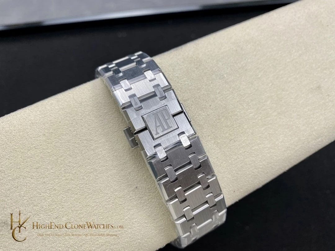 Audemars Piguet Royal Oak 15510 Black Dial 41mm Selfwinding super clone watch angled view