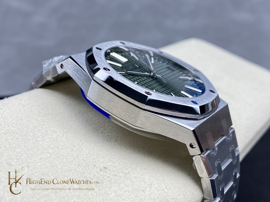 Audemars Piguet Royal Oak 15510 Green Dial 41mm Selfwinding super clone watch clasp detail