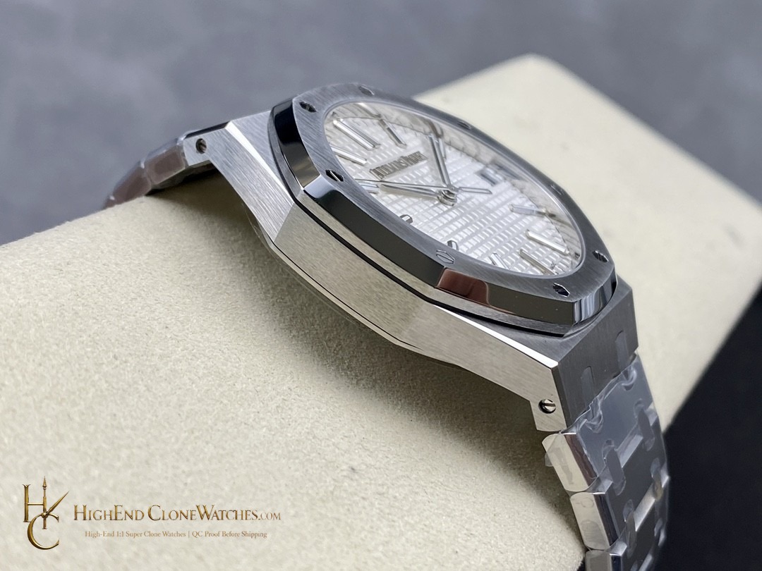 Audemars Piguet Royal Oak 15510 White Dial 41mm Selfwinding super clone watch clasp detail