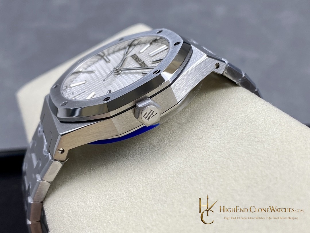 Audemars Piguet Royal Oak 15510 White Dial 41mm Selfwinding super clone watch caseback detail