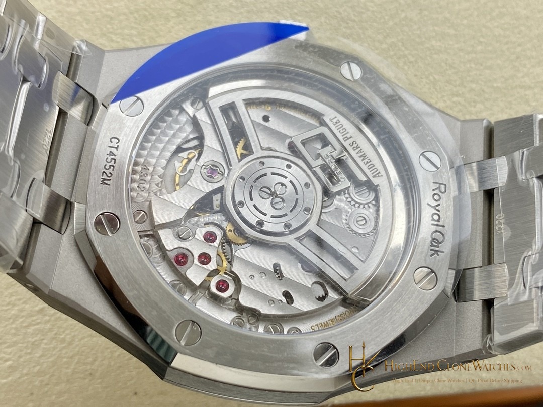 Audemars Piguet Royal Oak 15510 White Dial 41mm Selfwinding super clone watch wrist shot