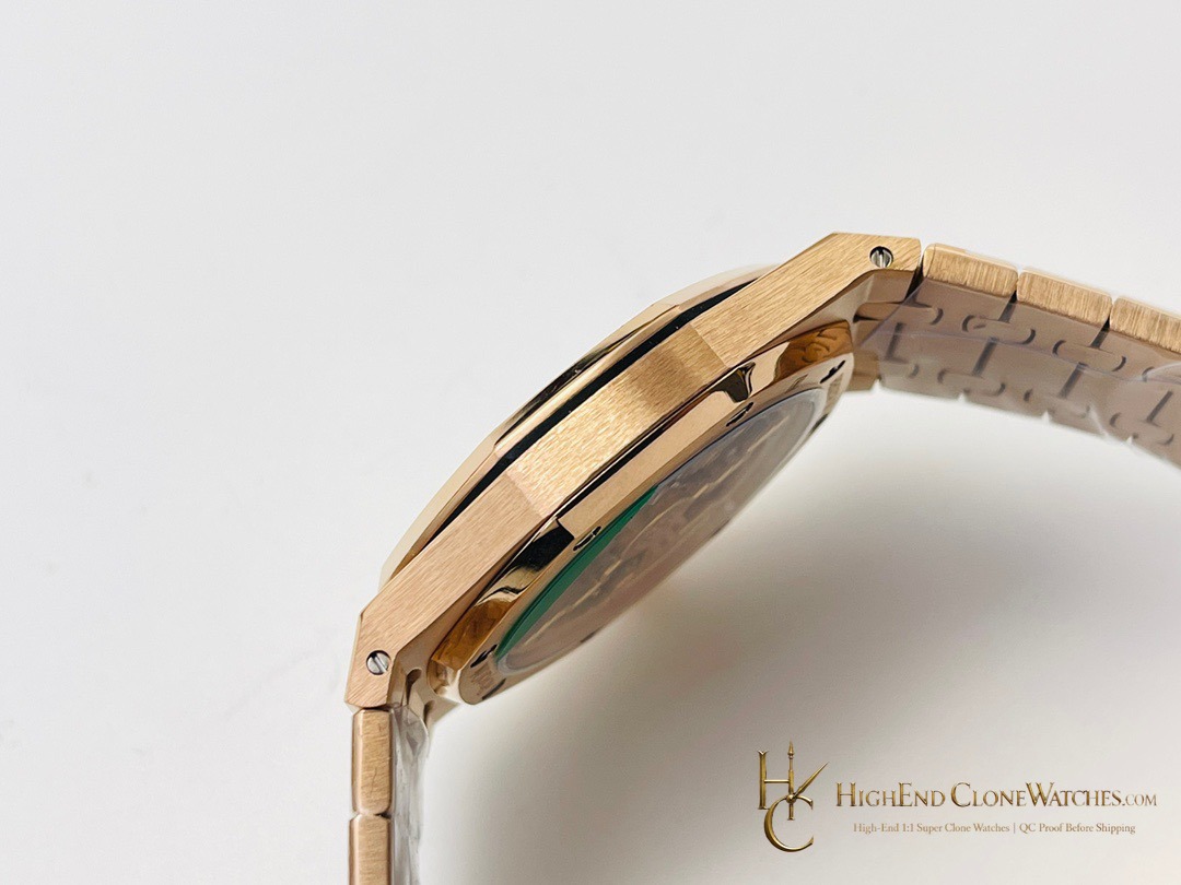 Audemars Piguet Royal Oak 18K Gold 15202BA 39mm super clone watch clasp detail