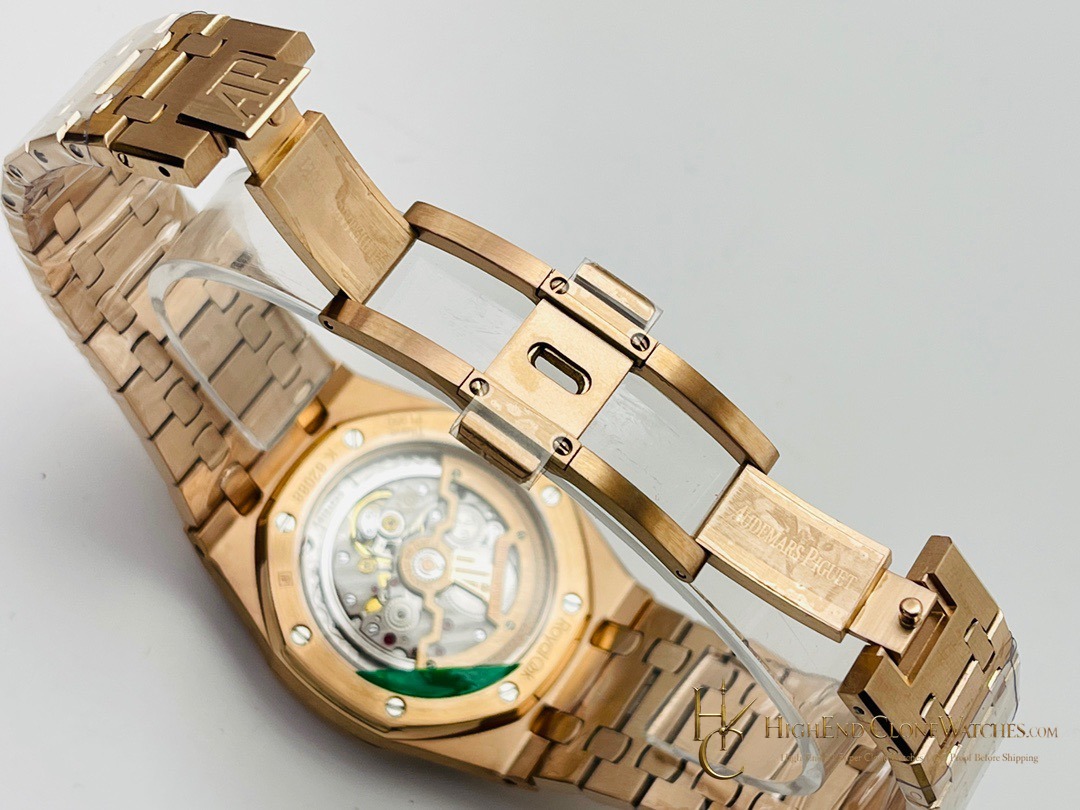 Audemars Piguet Royal Oak 18K Gold 15202BA 39mm super clone watch wrist shot