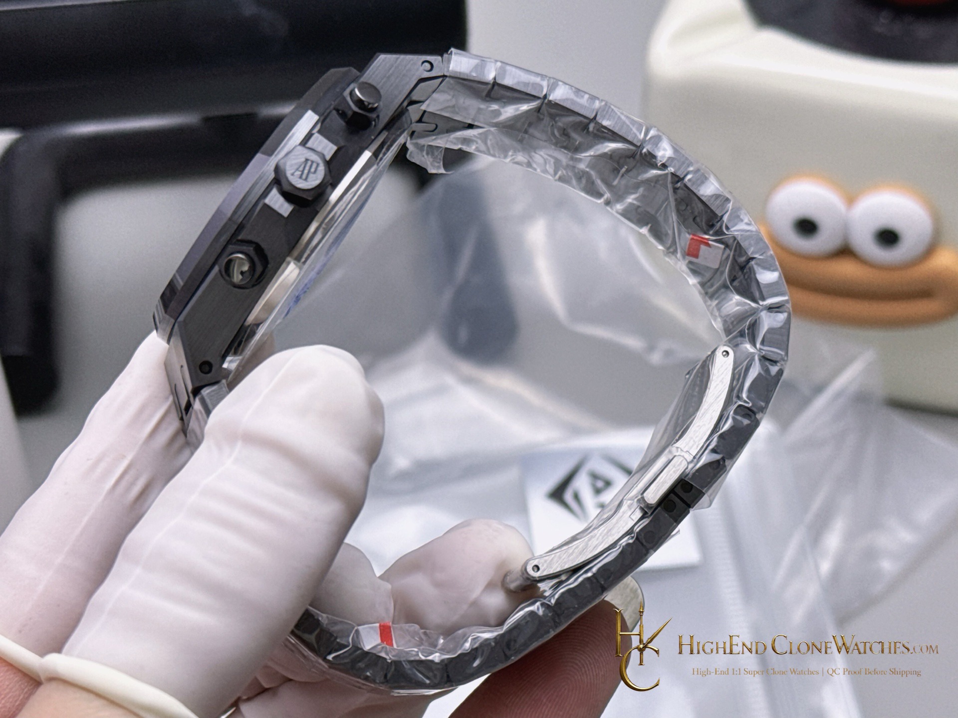 Audemars Piguet Royal Oak All Black Dial 26240 Selfwinding Chronograph super clone watch bezel detail