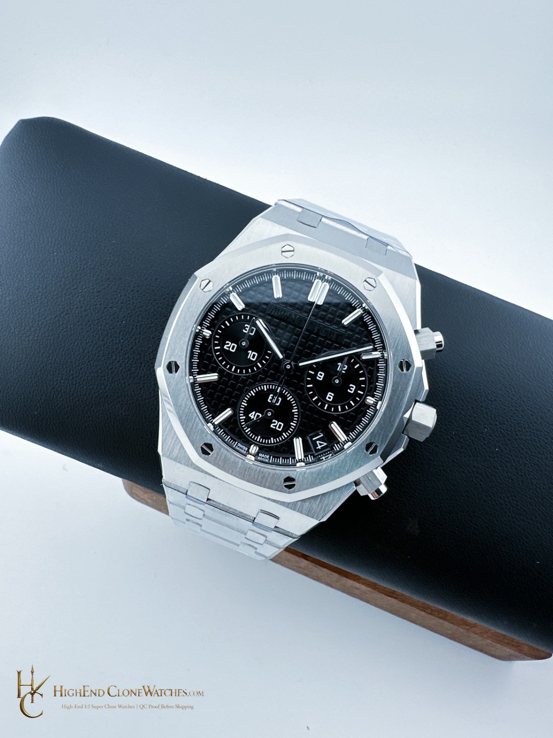 Audemars Piguet Royal Oak Black Dial 26240 Selfwinding Chronograph super clone watch bracelet or strap fit