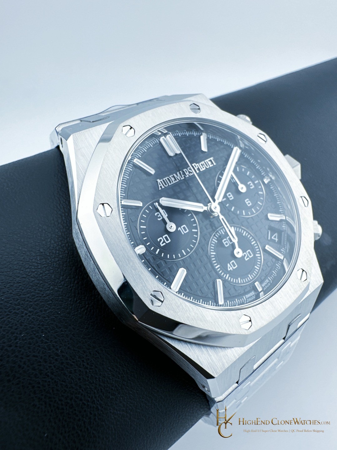 Audemars Piguet Royal Oak Black Dial 26240 Selfwinding Chronograph super clone watch clasp detail