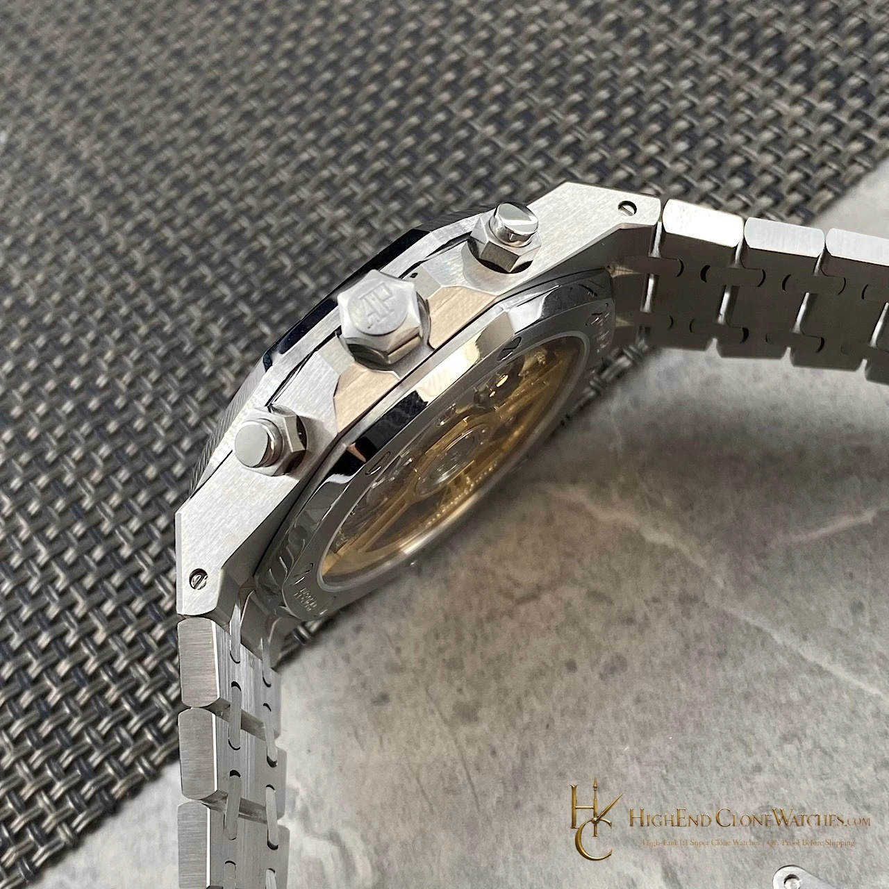 Audemars Piguet Royal Oak Blue Dial 26240 Selfwinding Chronograph super clone watch clasp detail