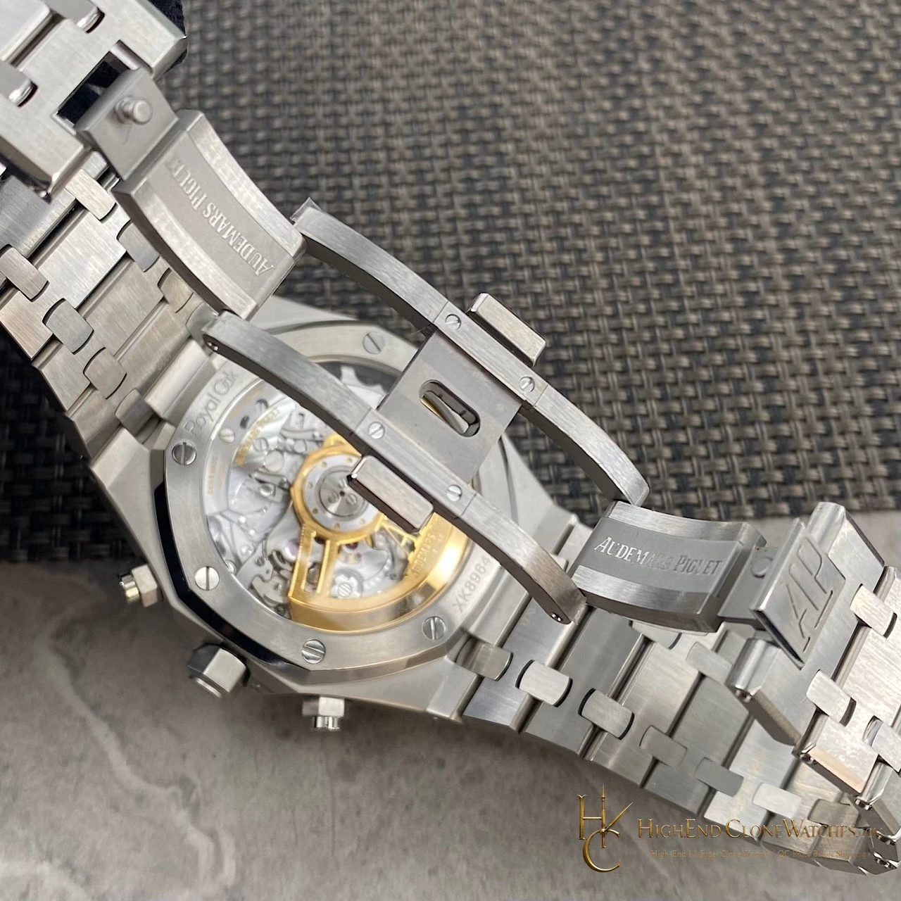Audemars Piguet Royal Oak Blue Dial 26240 Selfwinding Chronograph super clone watch caseback detail