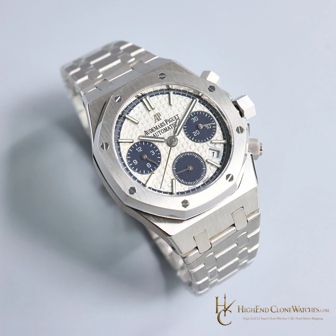 Audemars Piguet Royal Oak Chronograph 26315ST.OO.1256ST.01 Silver&Blue Dial 38mm super clone watch clasp detail