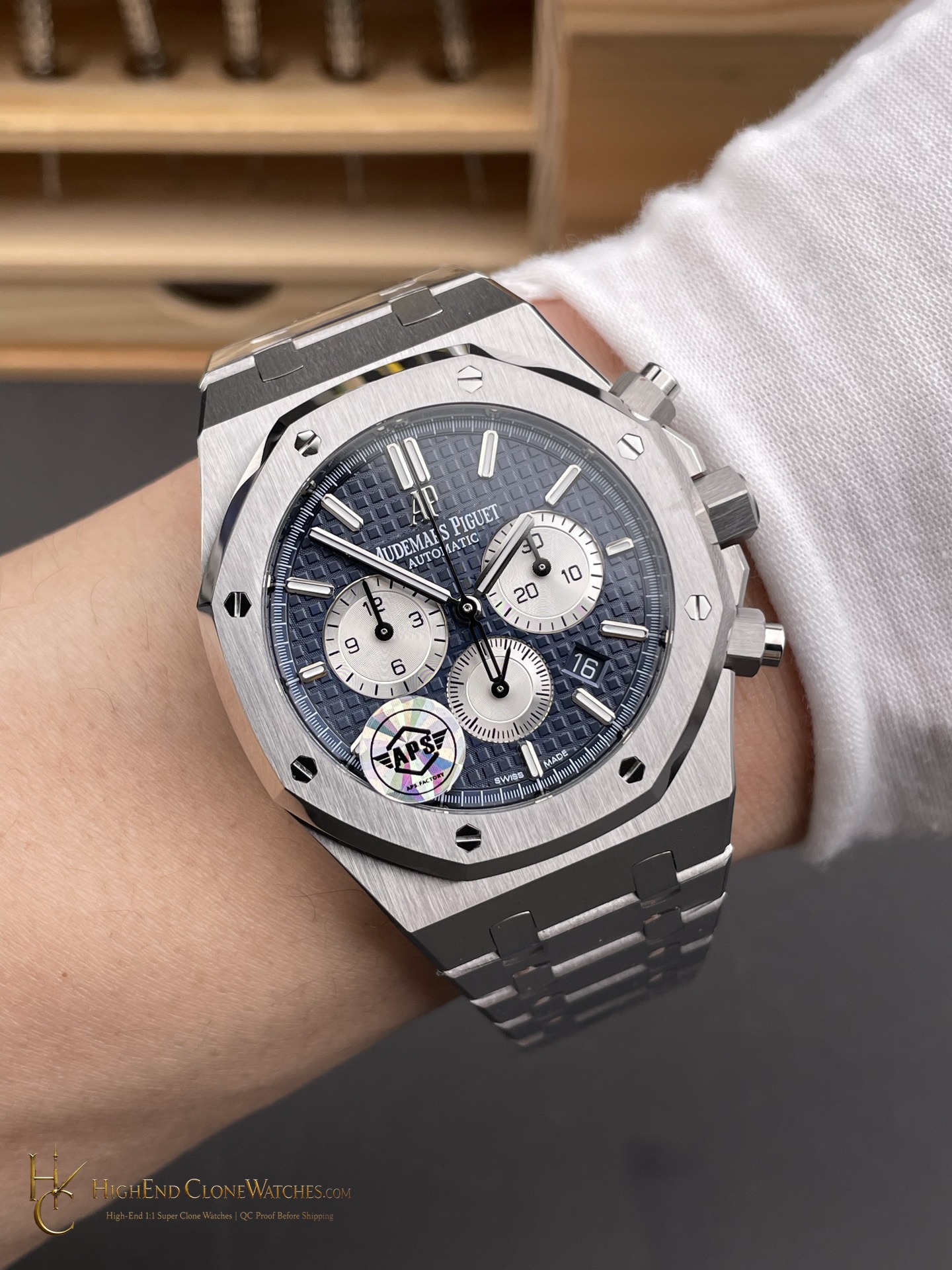 Audemars Piguet Royal Oak Chronograph 26331ST.OO.1220ST.01 Blue & Silver Dial 41mm super clone watch angled view