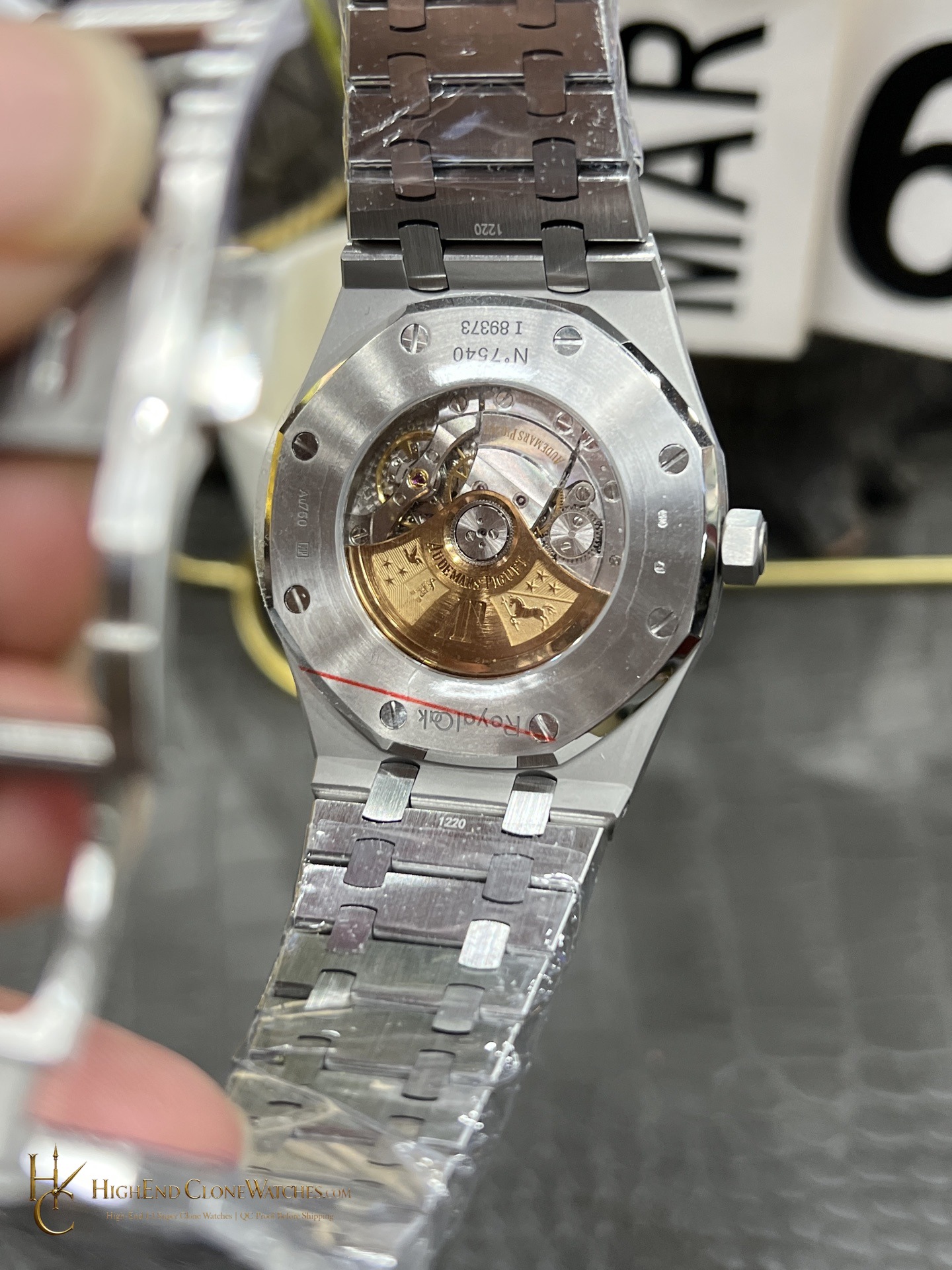 Audemars Piguet Royal Oak Frost 15400 Black Dial super clone watch caseback detail