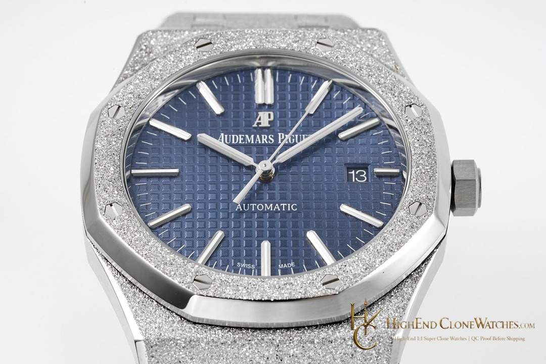 Audemars Piguet Royal Oak Frost 15400 Blue Dial super clone watch bezel detail