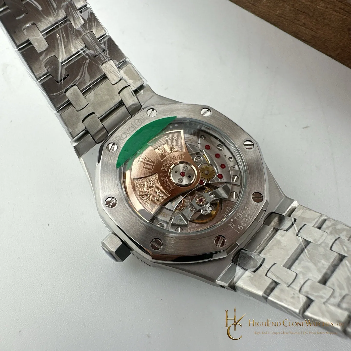 Audemars Piguet Royal Oak Frost 15400 White Dial super clone watch wrist shot