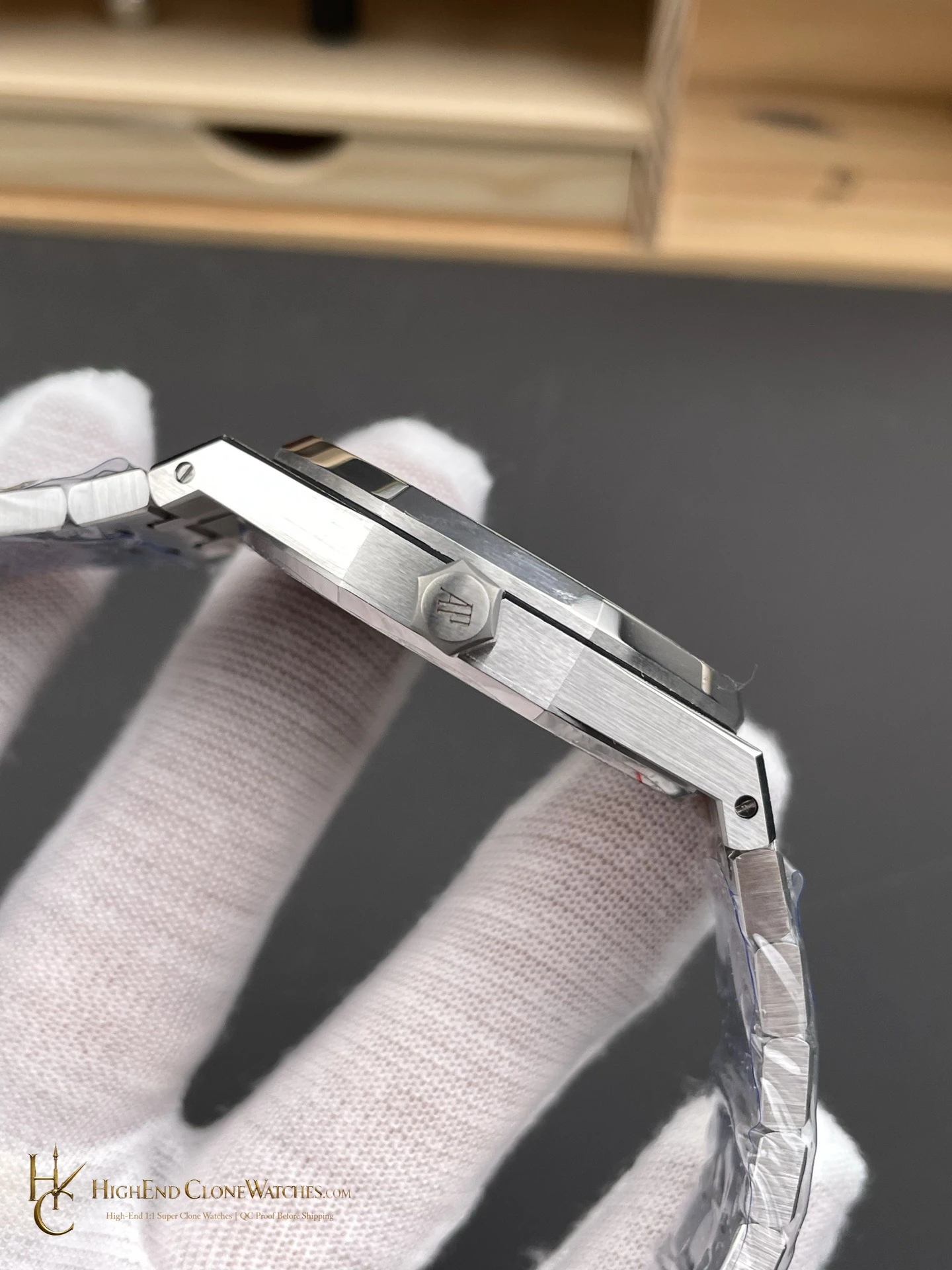 Audemars Piguet Royal Oak Frost 15407 Skeleton Dial super clone watch clasp detail