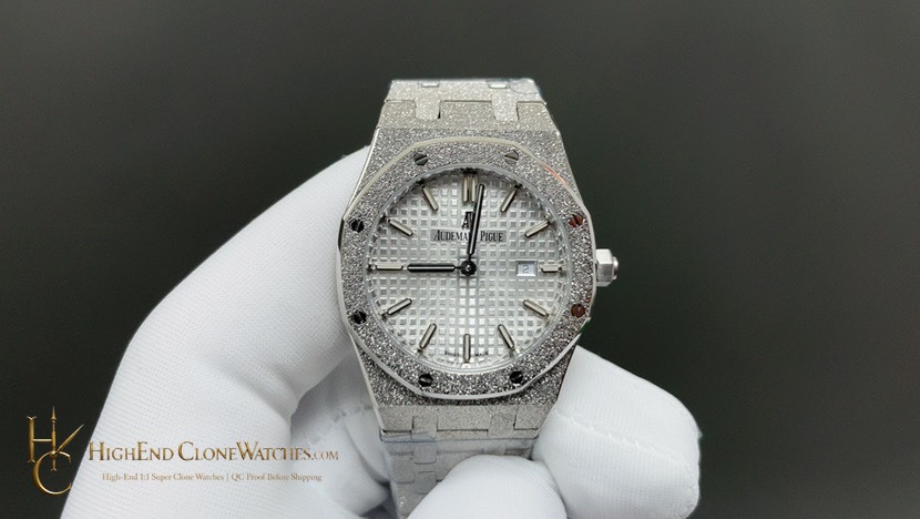 Audemars Piguet Royal Oak Frost 15500 White Dial super clone watch front view