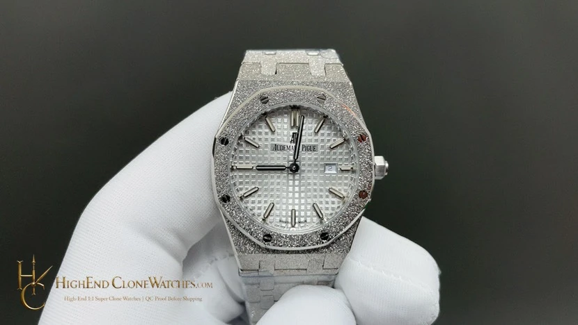 Audemars Piguet Royal Oak Frost 15500 White Dial super clone watch front view