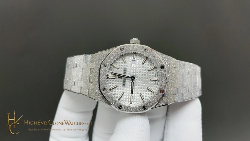 Audemars Piguet Royal Oak Frost 15500 White Dial super clone watch dial detail