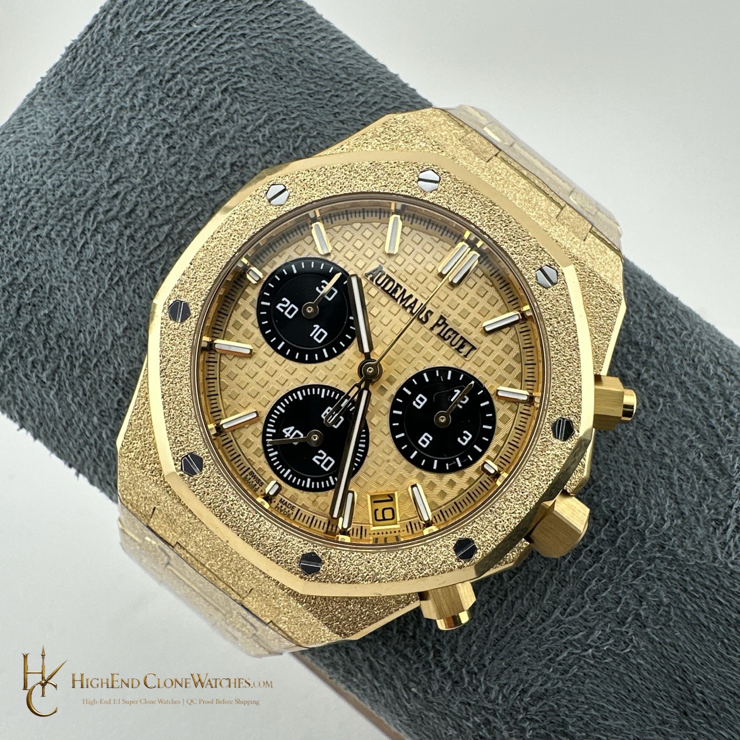 Audemars Piguet Royal Oak Gold Dial 26240BA Selfwinding Chronograph super clone watch bezel detail