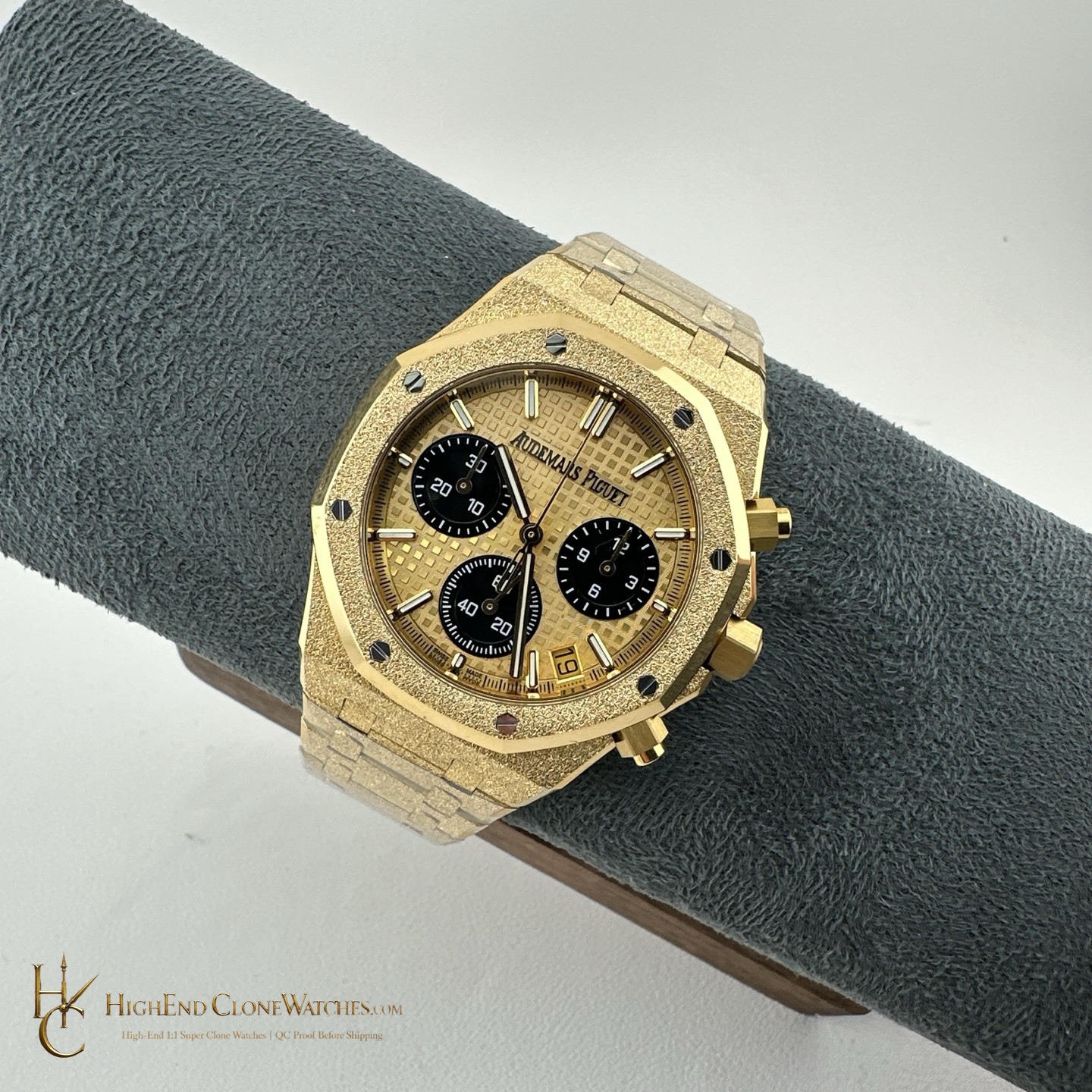 Audemars Piguet Royal Oak Gold Dial 26240BA Selfwinding Chronograph super clone watch bracelet or strap fit