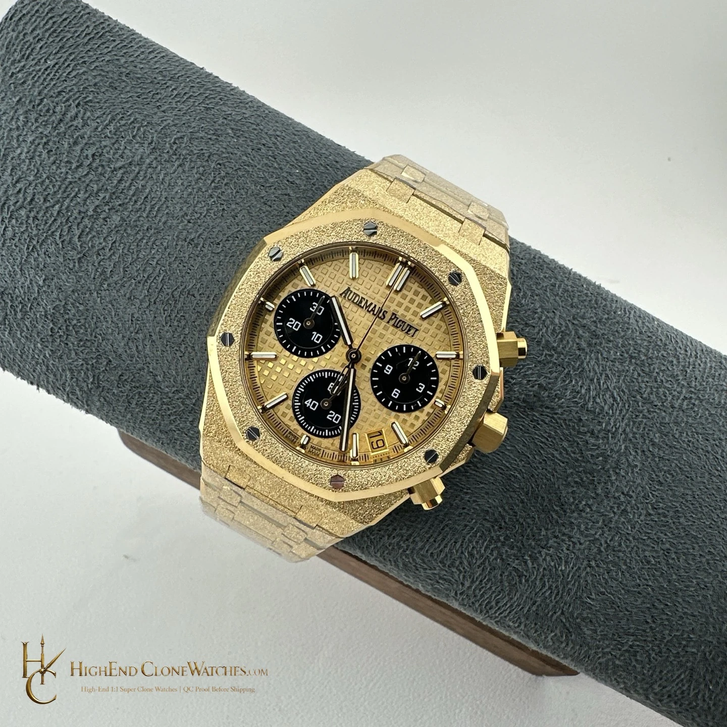 Audemars Piguet Royal Oak Gold Dial 26240BA Selfwinding Chronograph super clone watch bracelet or strap fit