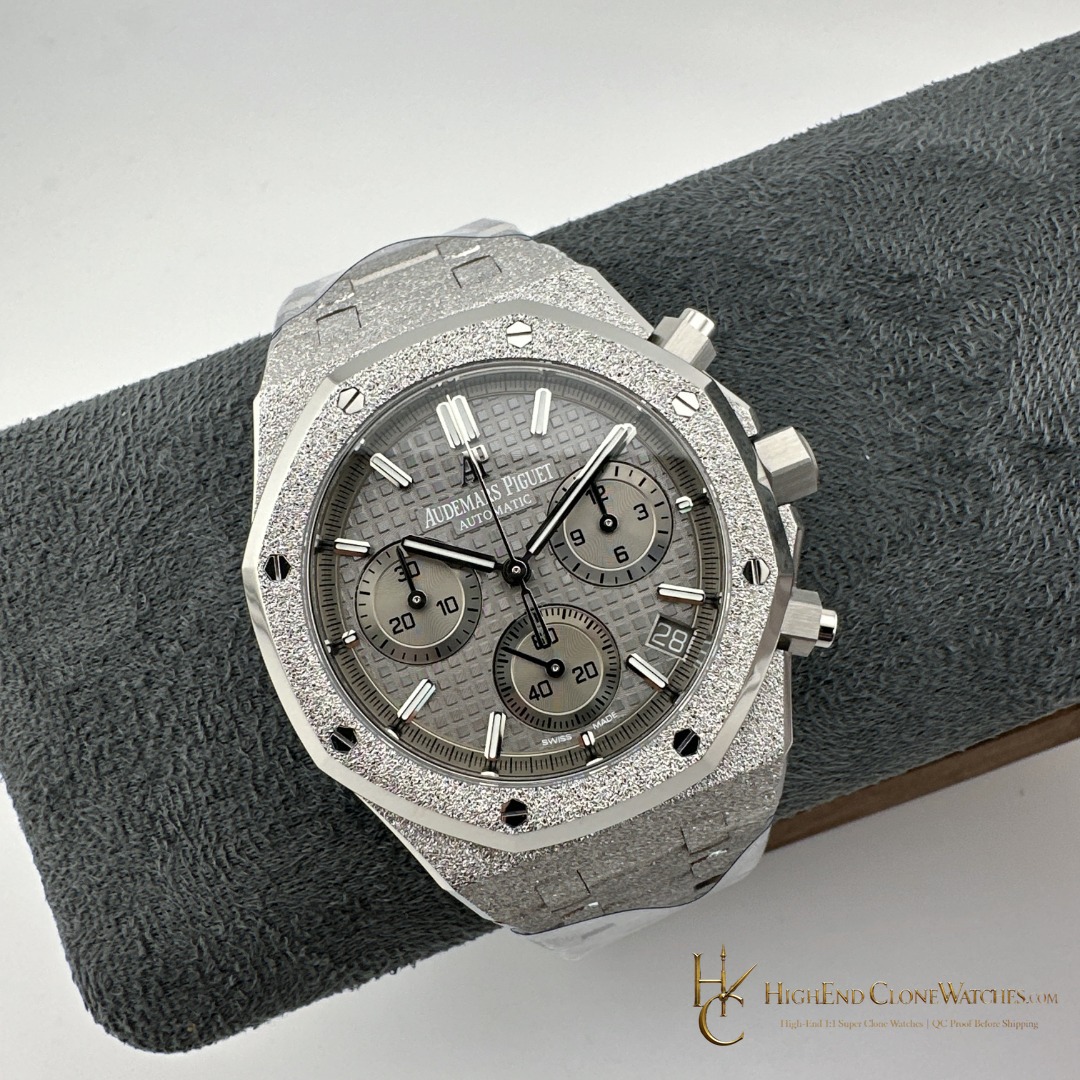 Audemars Piguet Royal Oak Gray Dial 26240BC Self-winding Chronograph super clone watch dial detail